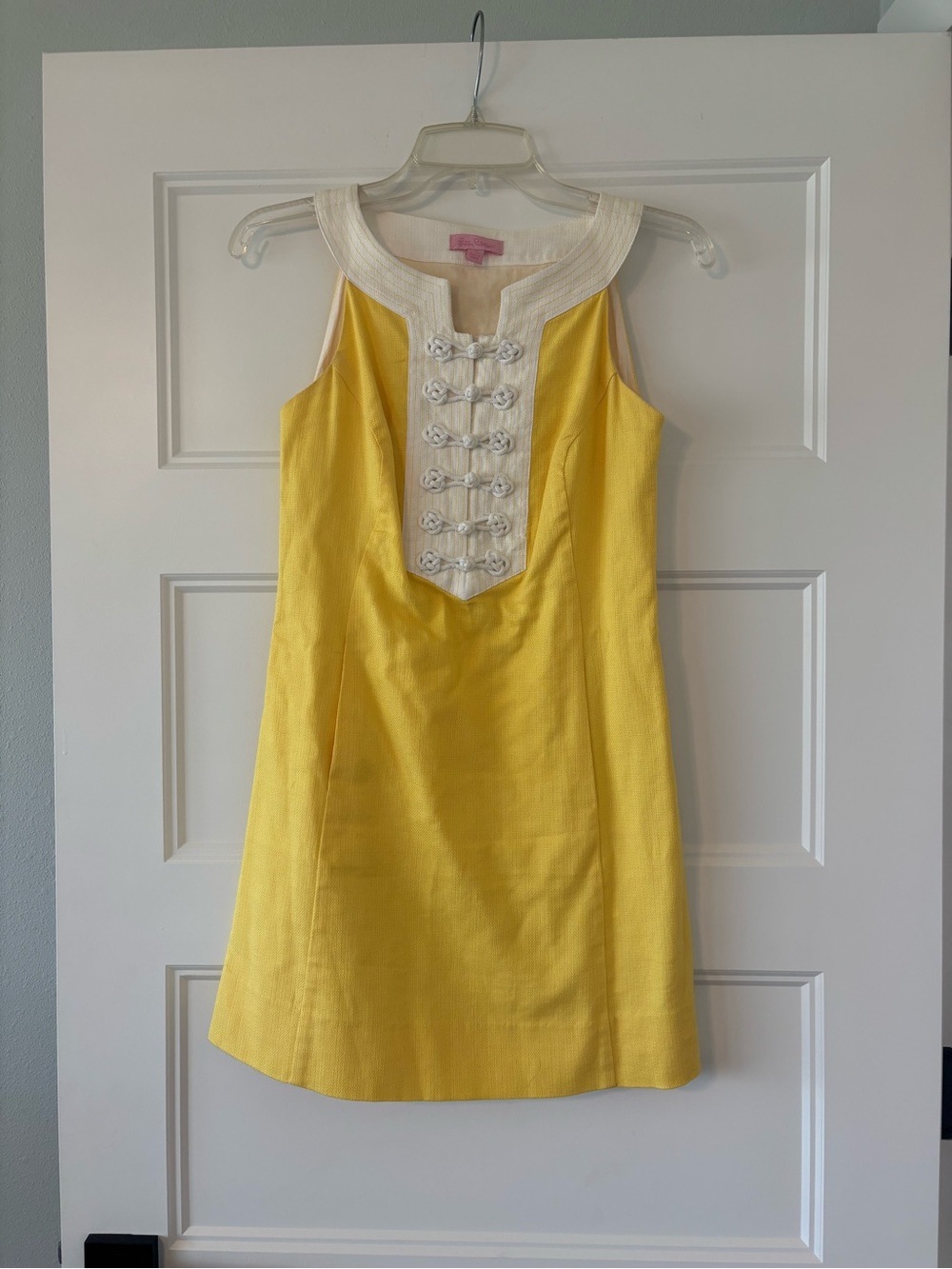 Lilly Pulitzer Yellow Sleeveless Shift Dress with White Trim size 0 EUC